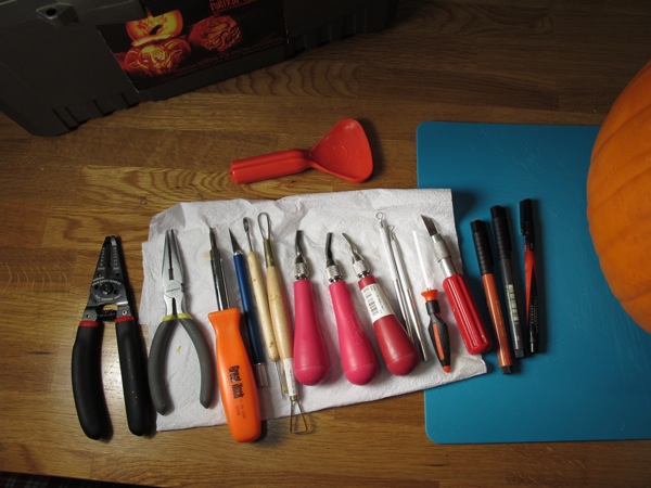 tools to carve pumpkin